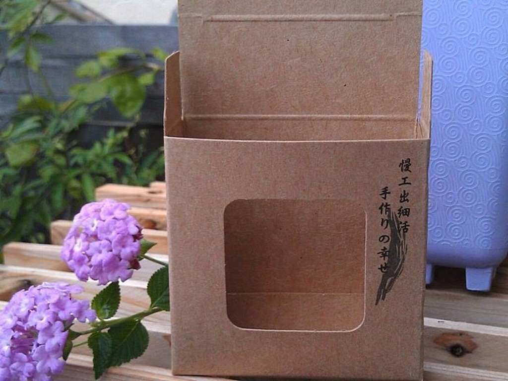 E-1039牛皮盒(慢活--手工皂盒7號-牛皮紙盒-牛皮盒-包裝盒-正方形紙盒-牛皮紙方形開窗空盒-背面有手工皂注意事項