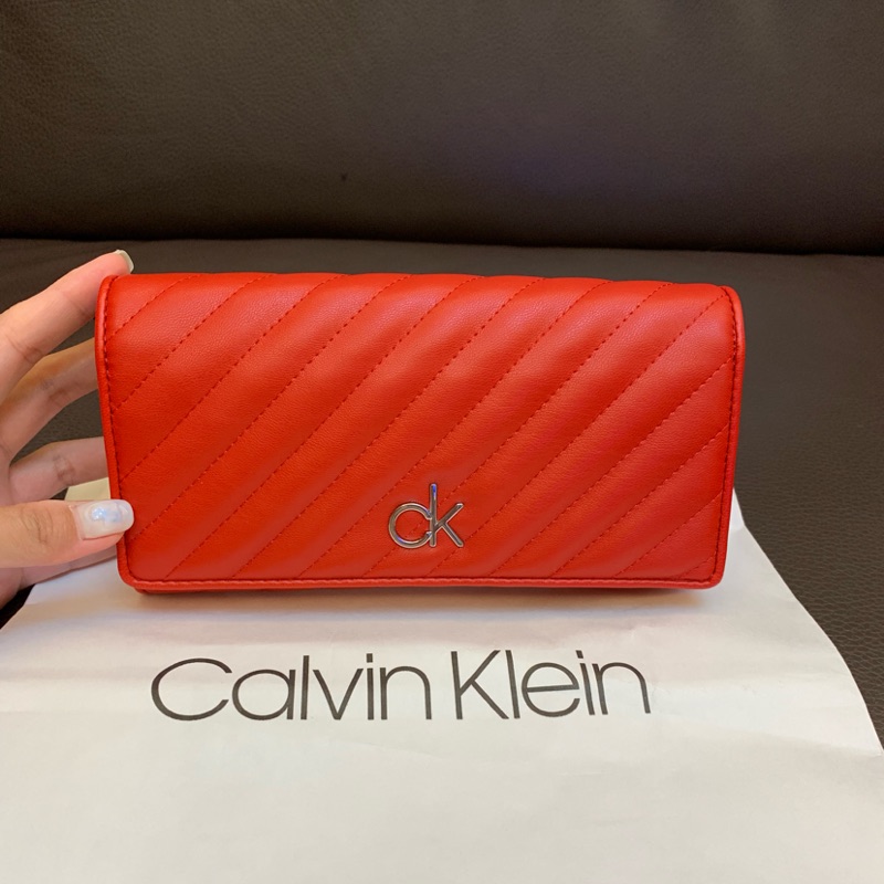 Snow小舖～聊聊免運價 Calvin Klein 女用紅色皮夾 只有一個（美國帶回）～國父紀念館可面交