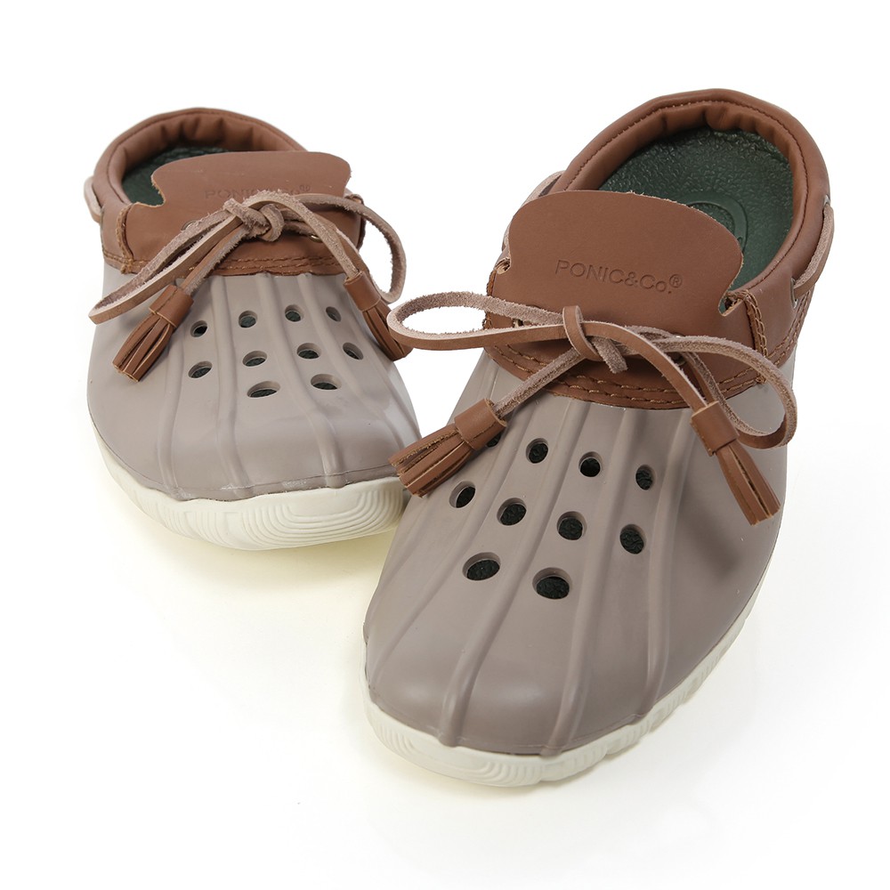 美國加州 PONIC&amp;Co. CODY 防水輕量 洞洞半包式拖鞋 雨鞋 灰褐色 男女 休閒鞋 懶人鞋 真皮流蘇 環保膠鞋