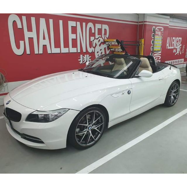 2009年BMW Z4 30i 白色硬頂敞篷貸款設定費