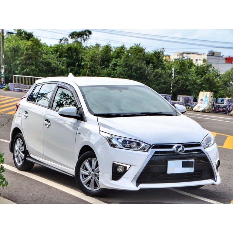 2015 Toyota Yaris 1.5 白 配合全額貸、找 錢超額貸 FB搜尋 : 『阿文の圓夢車坊』