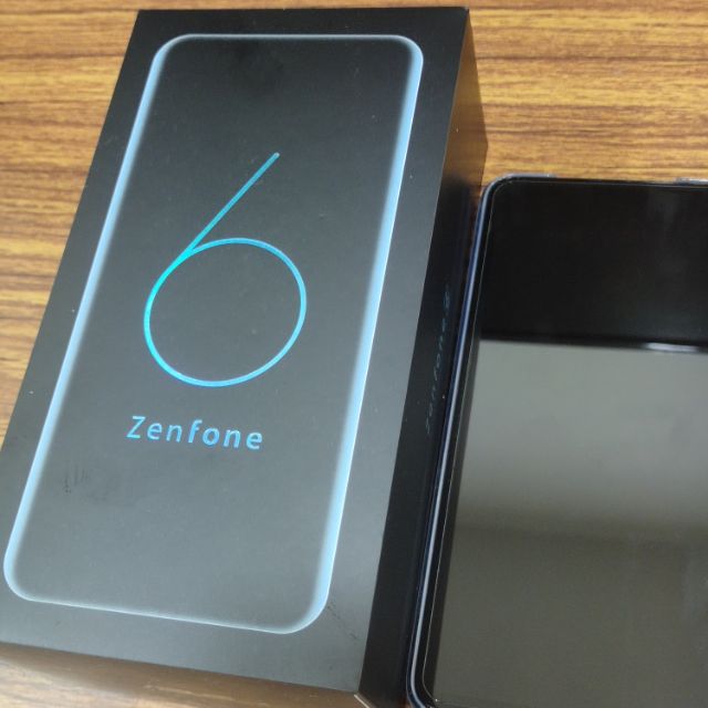 ASUS zenfone 6  6+128G 迷霧黑。新色