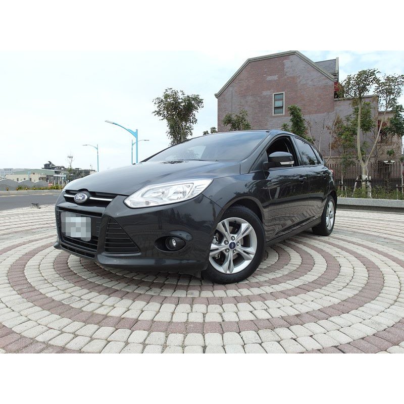 2013 Ford Focus 1.6 灰 配合全額貸、找錢超額貸 FB搜尋 : 『阿文の圓夢車坊』