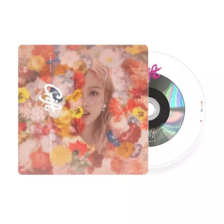 吳宣儀 首張實體專輯EP 《GIFT》 附CD 歌詞本 寫真本 3D變幻小卡 蝴蝶胸針 中國代購