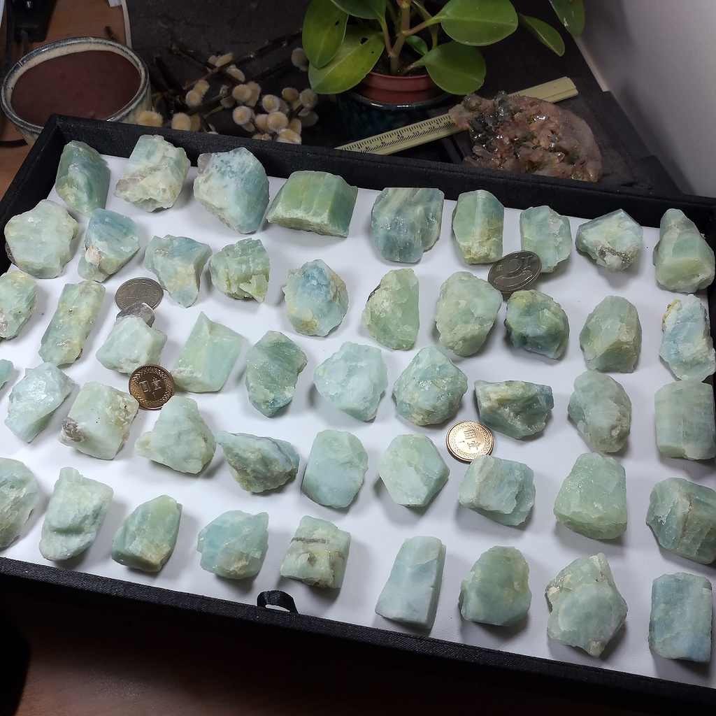 [友克鑫礦業]超值晶礦01-50-海水藍寶 原礦 Aquamarine 海藍寶 晶礦 共生雲母 原石 碎石 標本