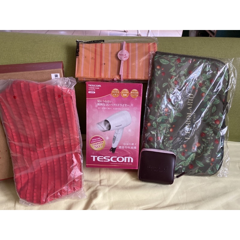 日本Tescom保濕負離子機能型吹風機付贈蕾莉歐貼身衣物收納袋Agnisb.零錢包等…
