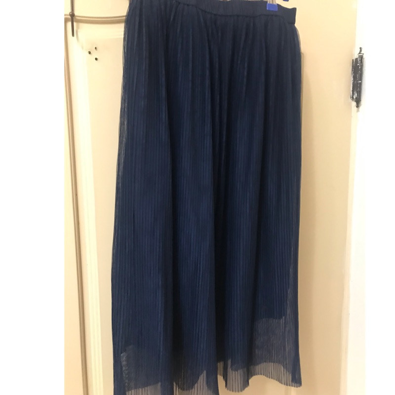a la sha秒殺百褶質感紗裙，深藍色S號，出清價$800