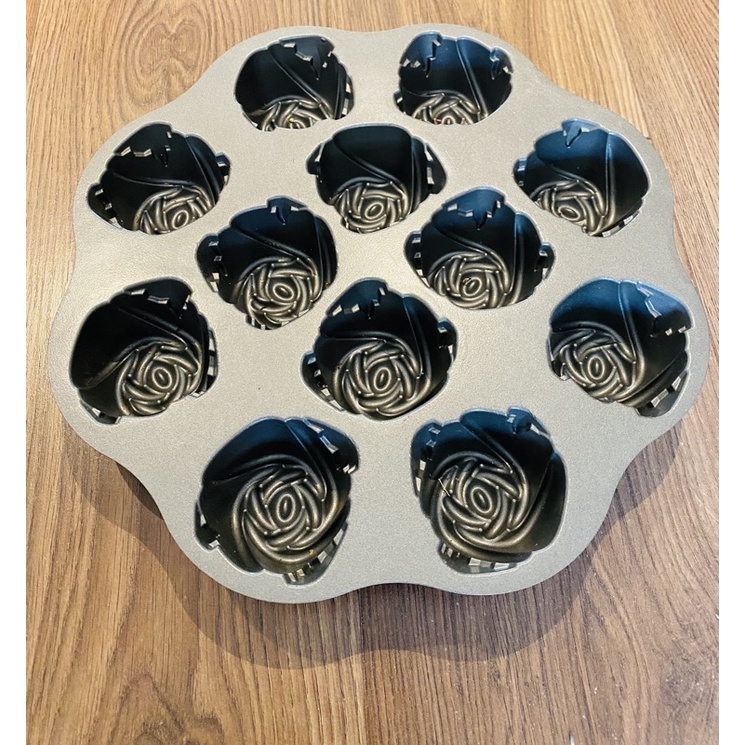 二手 烘焙名牌Nordic ware 12連玫瑰花模烤盤