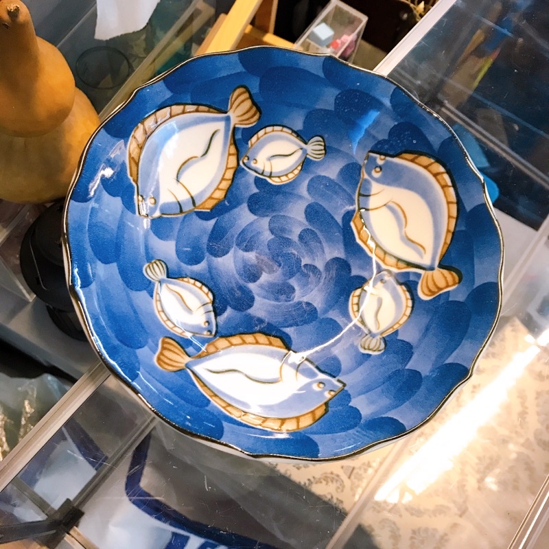 堯峰陶瓷 魚型藍底造型陶瓷碗盤 瓷器 盤碟 碗盤器皿 盤子 廚房 居家 19.8X4.7cm