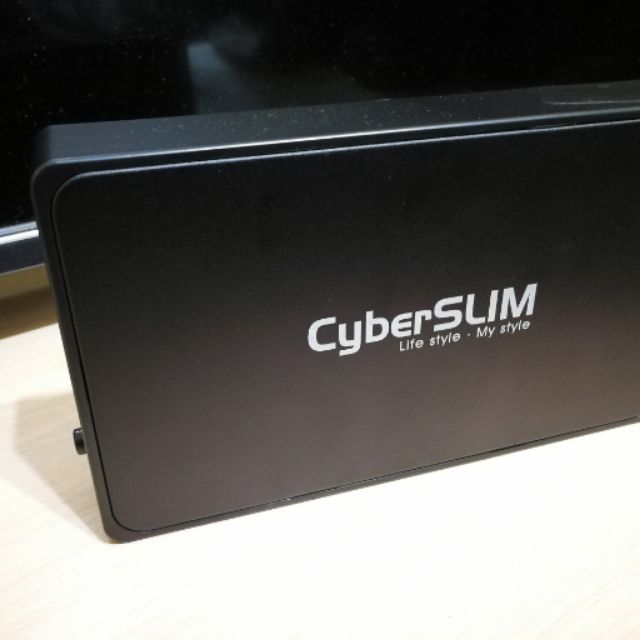 TOSHIBA 3TB硬碟+ Cyberslim外接盒