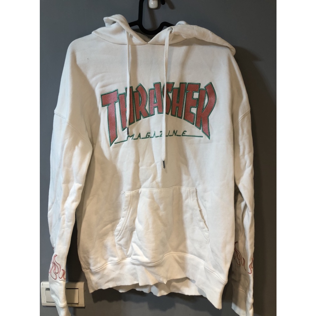 [THRASHER X JOUETIE] 聯名限量款 火焰白底粉字 做舊 帽T