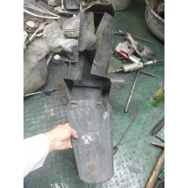 R1z R1 125 後土除牌照板 中古品 外殼區 請先確認有貨再下標 蝦皮購物