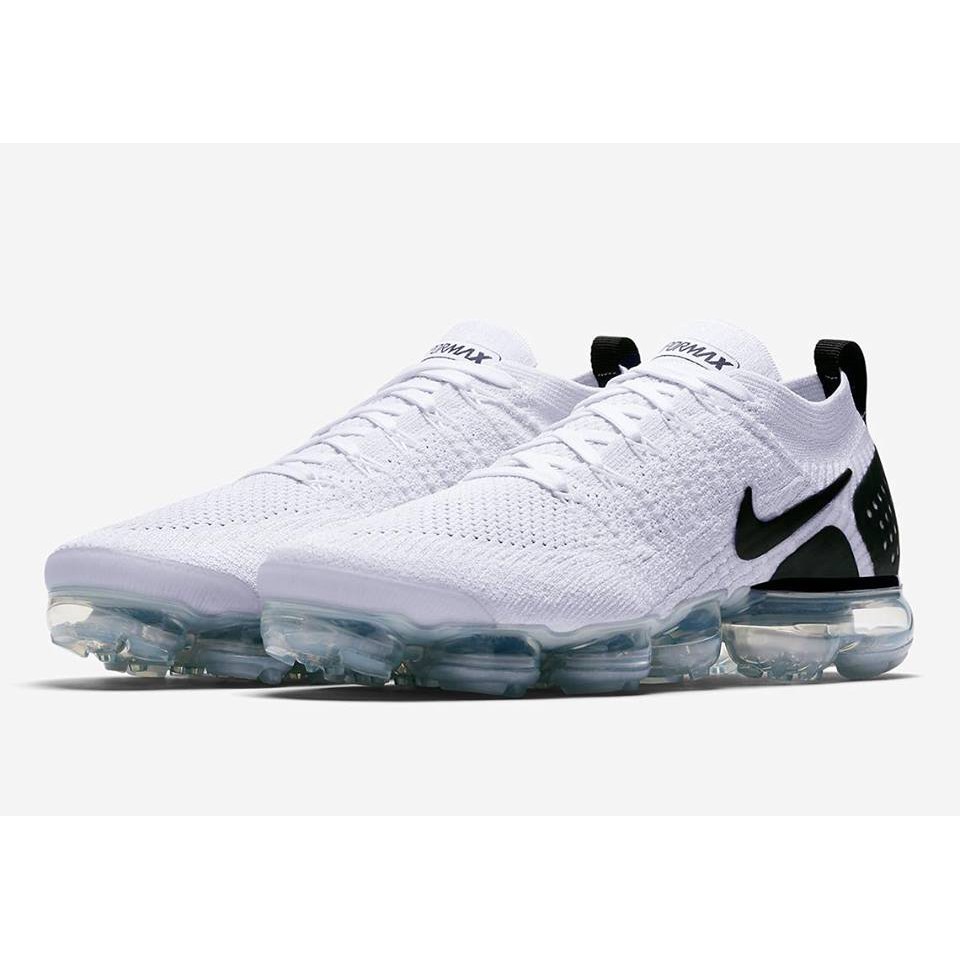 white and black flyknit vapormax