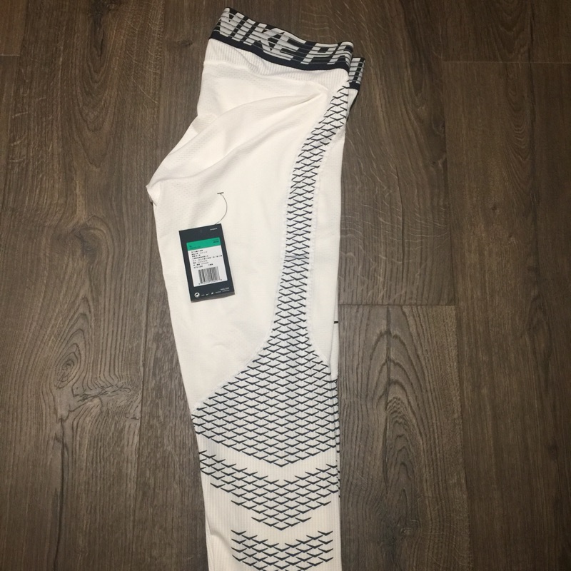 Nike pro 七分束褲 緊身褲 白色XL （試穿一次）