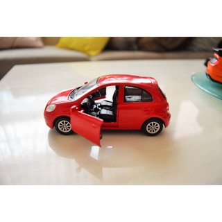 {絕版倉庫} NISSAN MARCH 日產 合金模型車 原廠認證 車門可開 只有一臺 動作請快!!!!