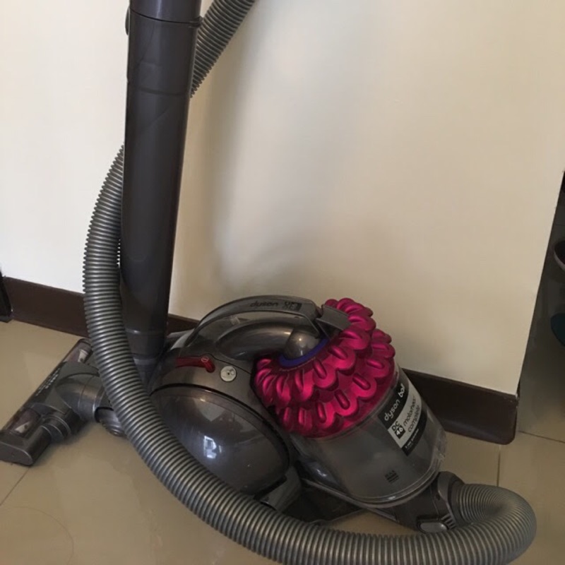 Dyson DC46 保固還有兩年，2013年11月購入