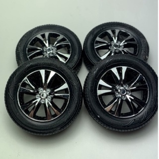 1/18 Toyota RAV4 原廠模型車 殺肉零件 輪胎