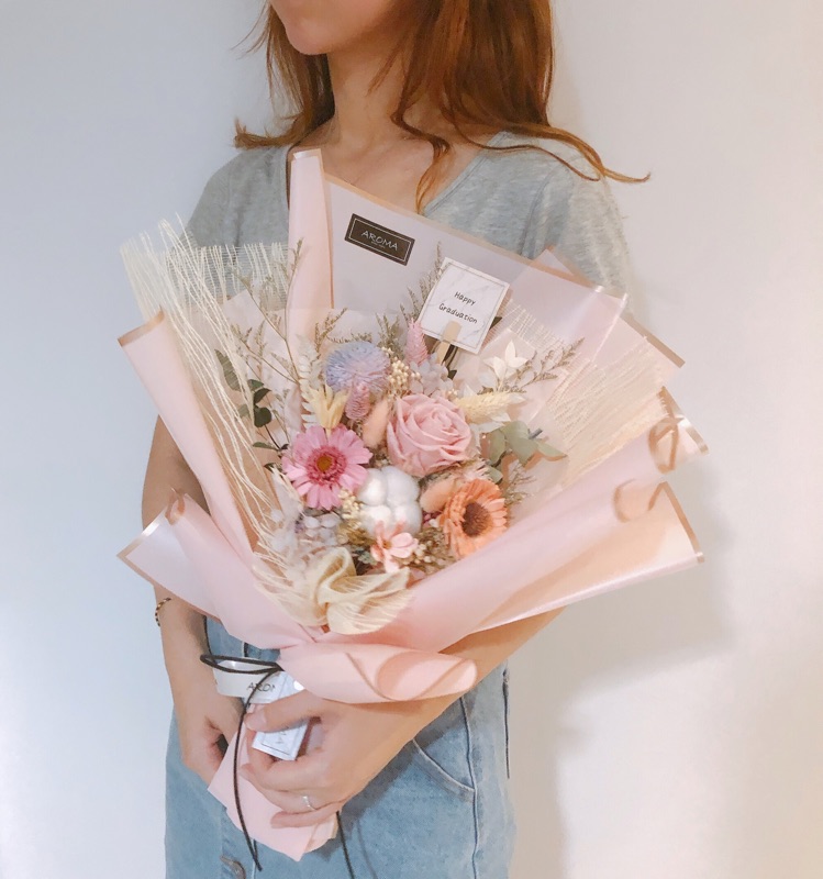 Aroma 畢業花束永生非洲菊大花束乾燥花永生花花束畢業禮物情人節生日聖誕 蝦皮購物