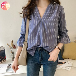 五分袖條紋V領喇叭袖襯衫 臺灣現貨 春秋季新品 中大尺碼女裝 韓版 顯瘦 百搭上衣【艾莎】