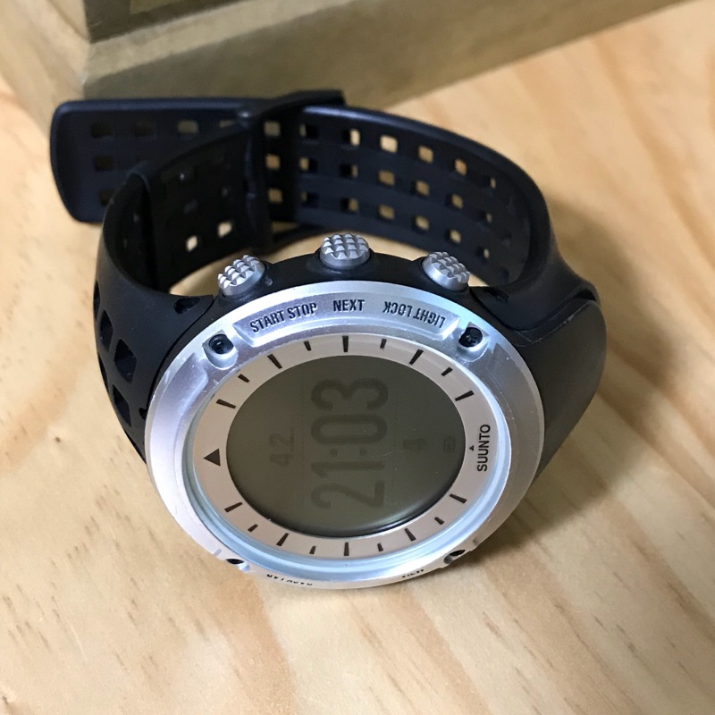 二手 SUUNTO AMBIT GPS電腦腕錶 黑 ,芬蘭手工製造，防水防塵。