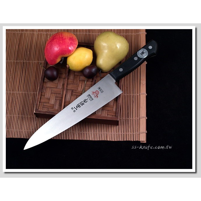 《一角別作》專業主廚刀(牛刀)210mm 型號：YG-004