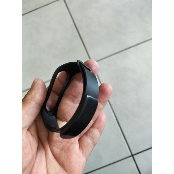 小米手環5，6通用悠遊卡替換手環錶帶，二手功能正常，配件如圖。