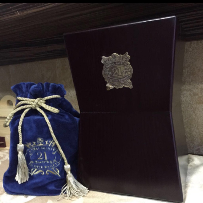 皇家禮炮原木木盒與絨布袋