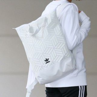 adidas Originals 三宅一生 DV0201 立體壓紋後背包