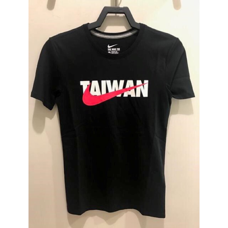 NIKE 大勾勾 #Taiwan 我❤️臺灣 桃紅配 黑✔️短袖  #有女孩的尺寸唷（XS)