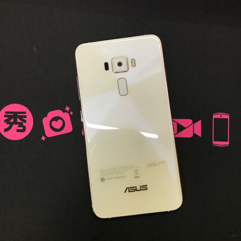 出清ASUS ZenFone 3 ZE552KL 螢幕大