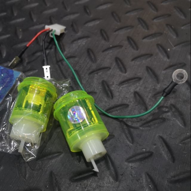 Xz Led方向燈繼電器 閃爍器2p轉接配線3轉2專用全車系通用款 蝦皮購物