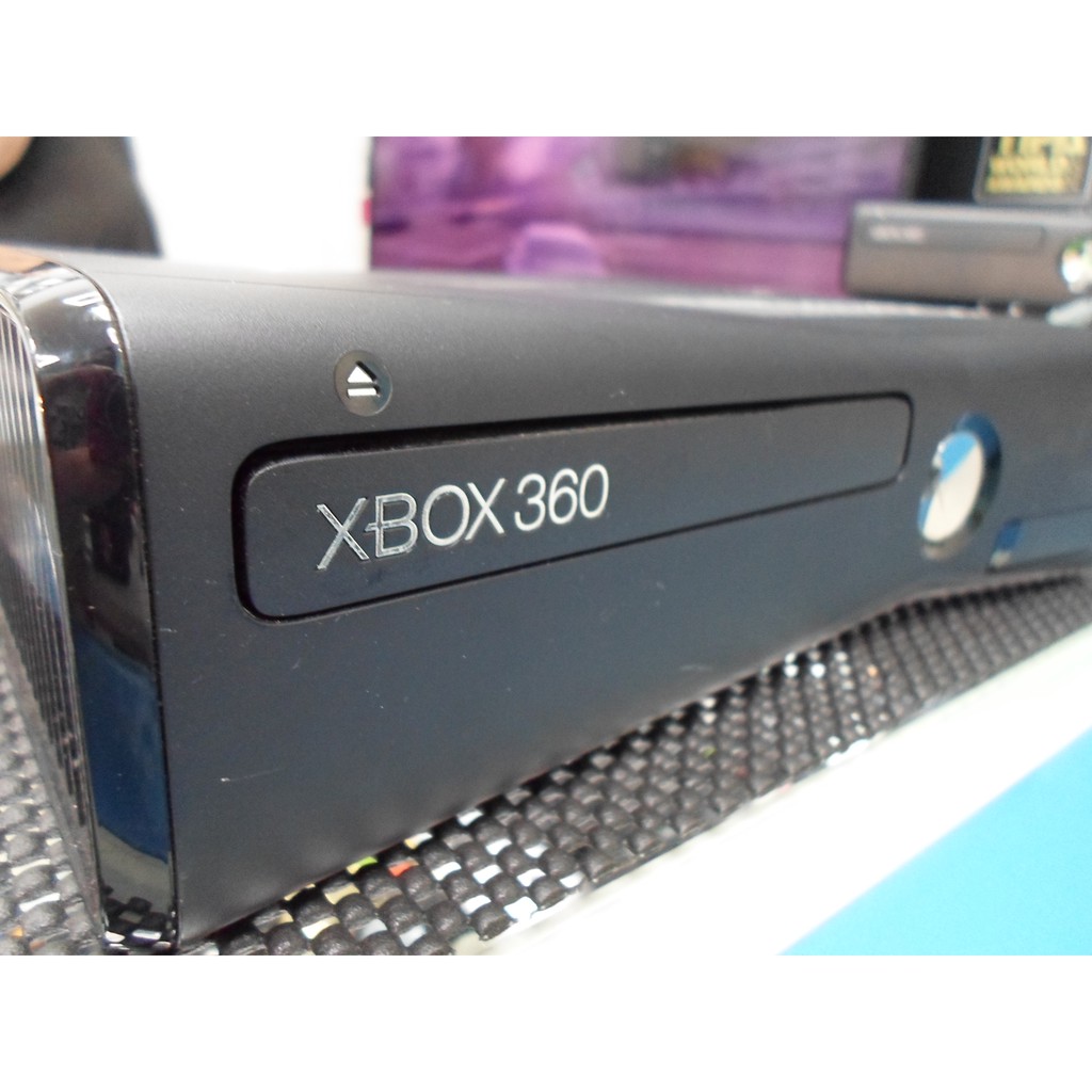 XBOX360s主機4GB含手把電源AV線材