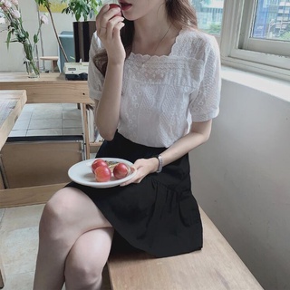 素色T恤 短袖上衣 法式小眾露鎖骨方領蕾絲襯衫女夏新款日系甜美減齡小清新刺繡R06-587.衣時尚