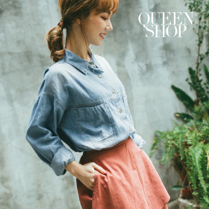 QUEENSHOP【01022737】刷白雙口袋長袖牛仔襯衫 S/M/L＊預購＊