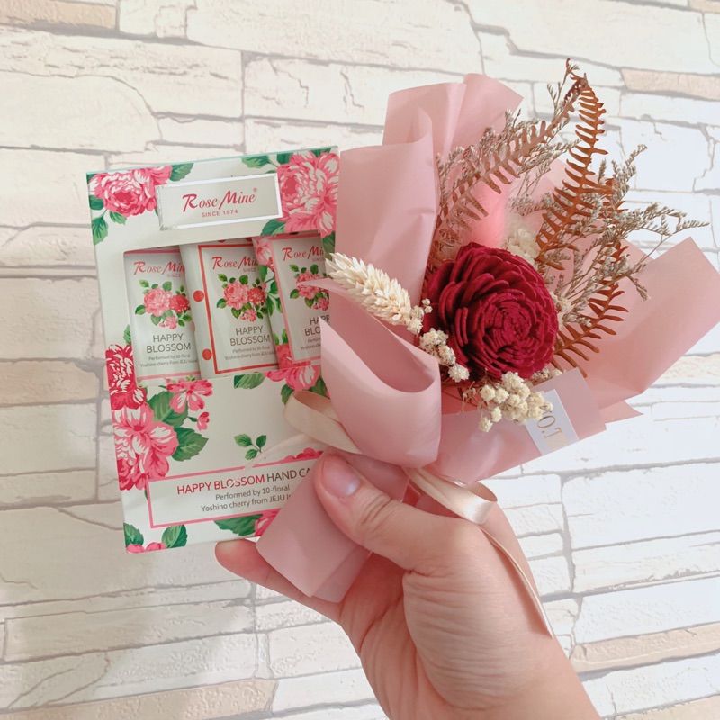 韓國 EVAS 經典玫瑰香水護手霜禮盒（3入組）