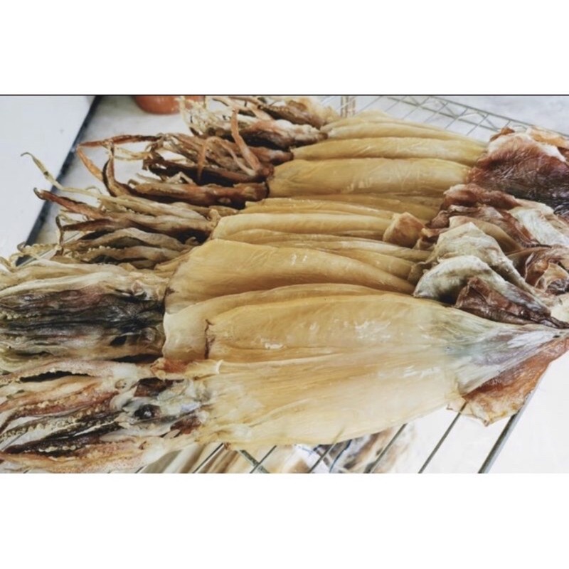 （買10送1）超大魷魚吊片乾（150克以上/1尾）～阿根廷魷魚 （今年最新鮮入港）魷魚乾 一夜乾 魚翅 魷魚 魚乾