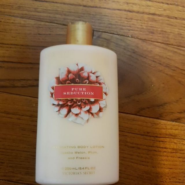 維多利亞的秘密 香氛身體乳液 純淨誘惑 8.4oz