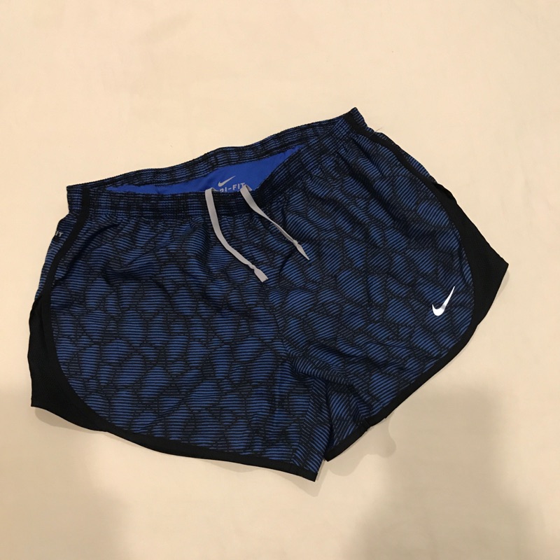 Nike dri-fit woman 運動短褲 女 S號 (可小議）