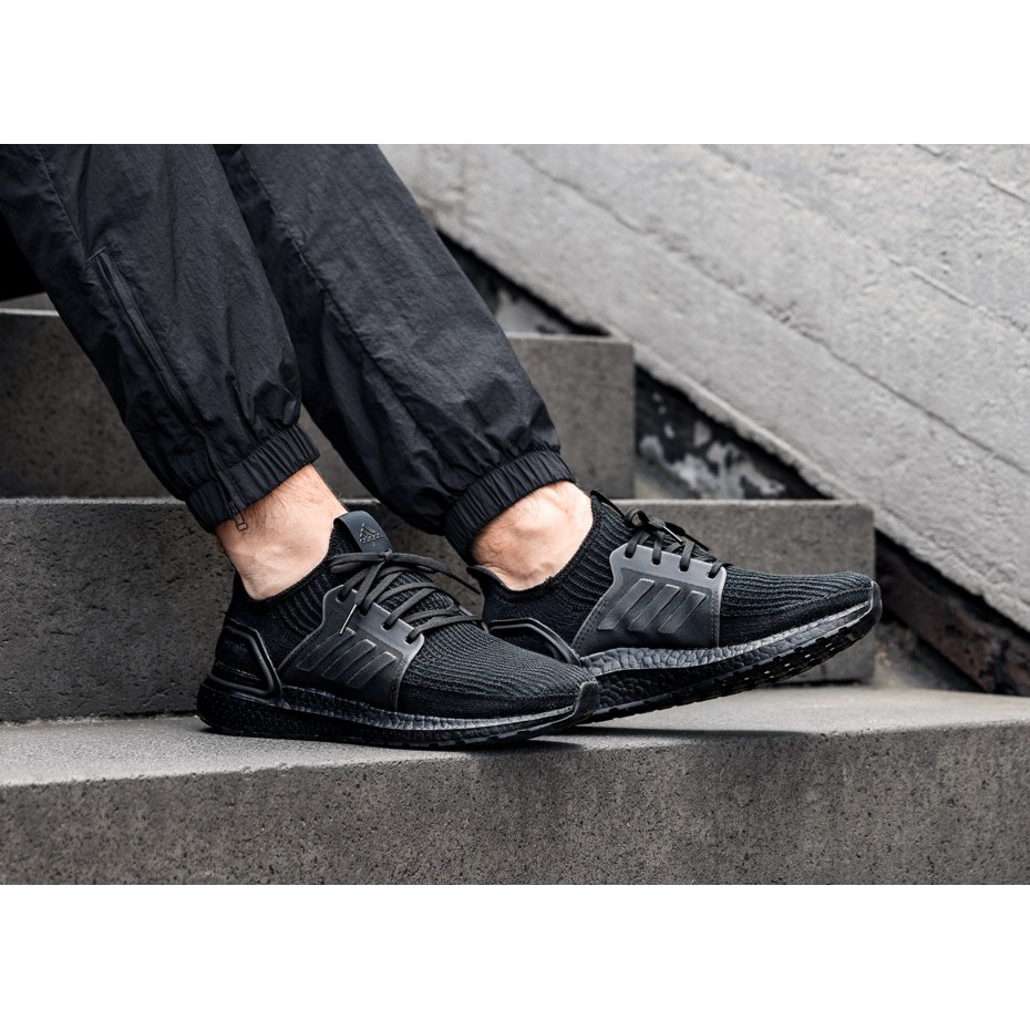 ultra boost 19 triple black