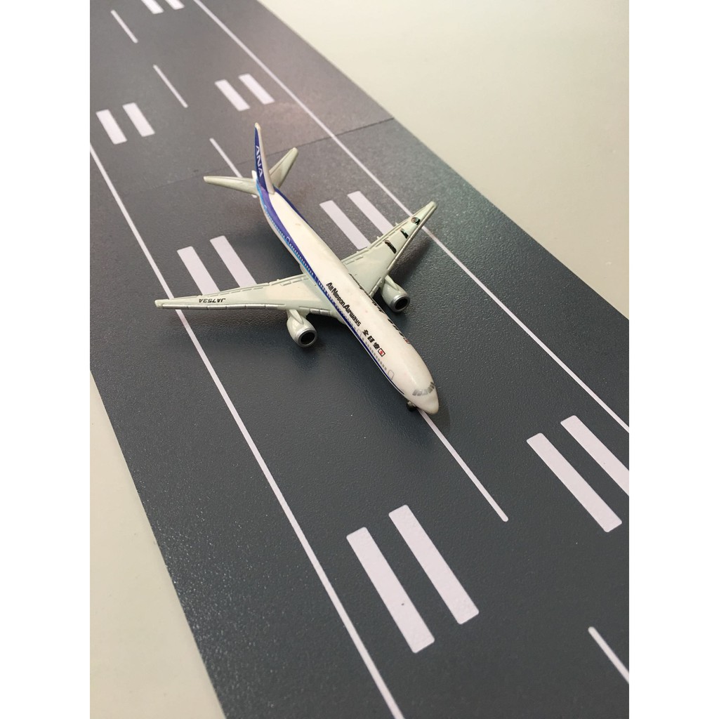 [熊貓] 機場跑道 飛機 模型展示用 兩種款式 1/1000