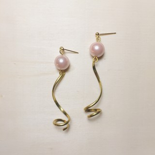 【E0732】粉紅貝珠黃銅緞帶耳環 #鳥嶼 #復古 #手作 #飾品 #客製