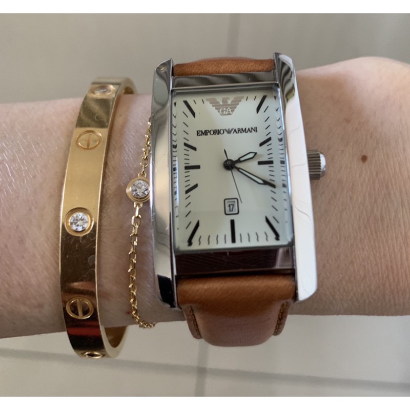影音分享：降價戴上這個錶的女生會讓男生更想要去了解她～9成9新亞曼尼Emporio  Armani長方型石英手錶🀄️性風