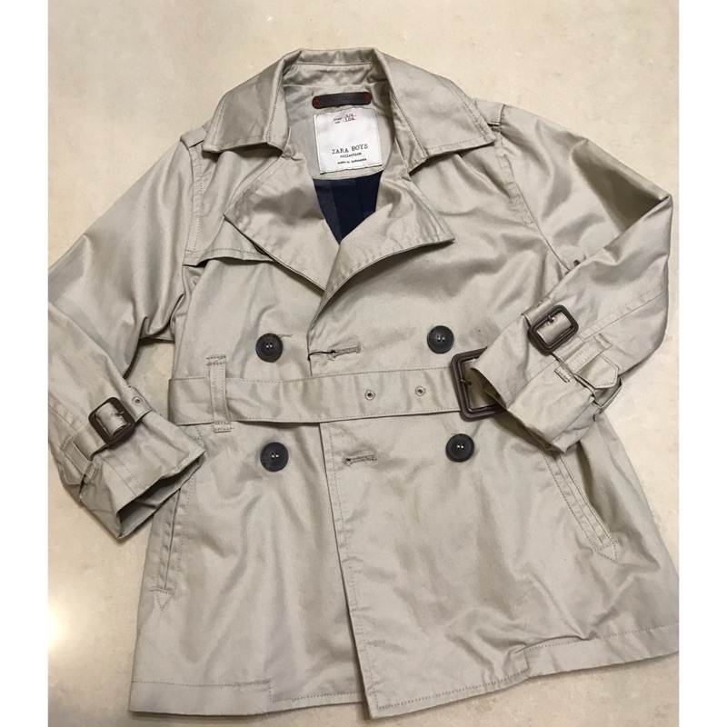 Zara 3~4Y/104cm全新卡其色薄款風衣外套。原價1590。小孩長太快，穿不下。