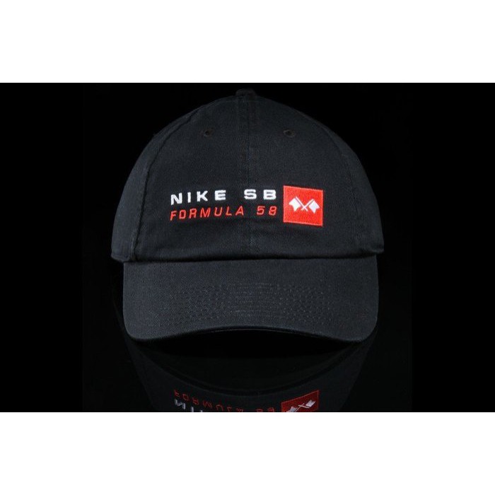 南◇現貨 NIKE SB F1 運動帽 帽子 可調式 老帽 黑色 男女 840815-010 電繡 賽車帽子