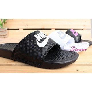 帝安諾-NIKE WMNS BENASSI JDI Swoosh黑色 白色 格紋 拖鞋 343881-011黑 102白