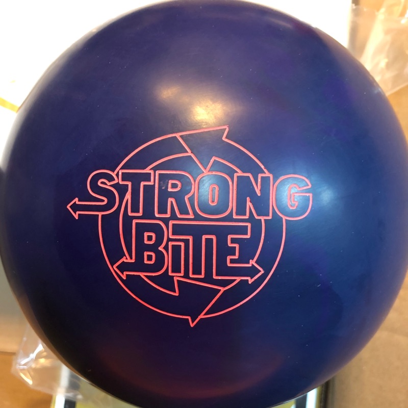 美國進口保齡球STORM品牌Strong 風暴飛碟球直球玩家喜愛的品牌11磅