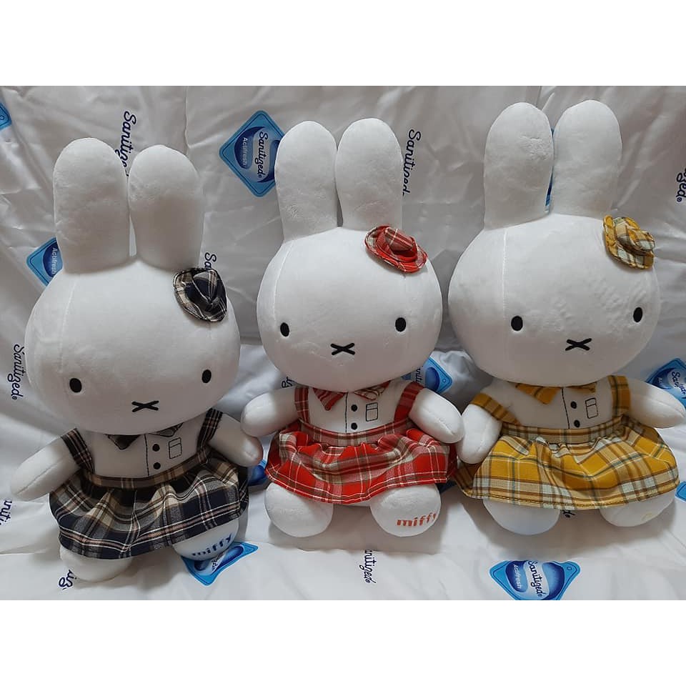 米菲兔娃娃 正版授權 miffy 米菲兔玩偶 米飛兔抱枕 兔兔娃娃 米飛兔娃娃 米菲兔玩偶 米飛兔 兔子娃娃 兔子玩偶