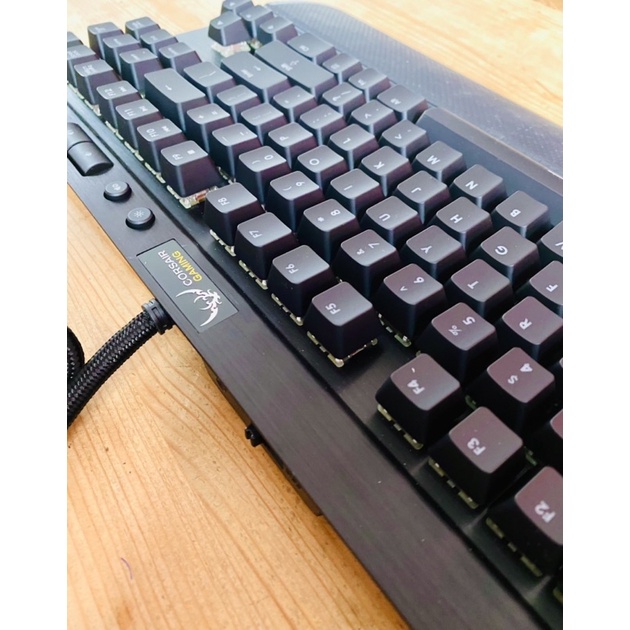 CORSAIR K65 RGB電競鍵盤,會發光