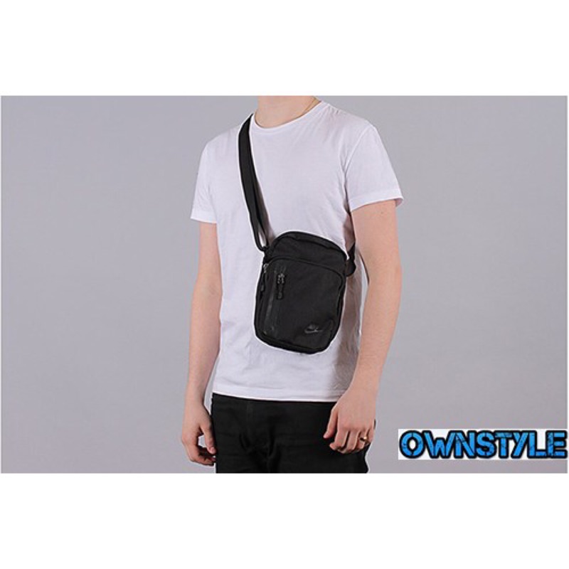 【OwnStyle】NIKE CORE SMALL ITEMS 側背包- 健身 腰包 運動 後背 肩背斜背 黑色(現貨)