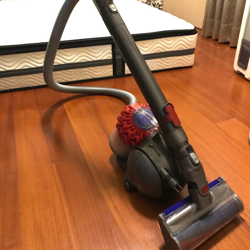 ❤️二手 最新機種Dyson ball fluffy+ Dyson吸塵器 購於日本 有線吸塵器 附7個原廠吸頭